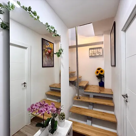Apartamento Calterr - Loft Con Terraza Privada, Wifi, Recien Reformado *